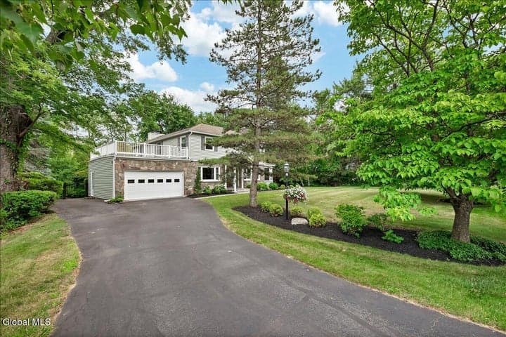 28 Loudon Parkway, Loudonville, NY, photo 2
