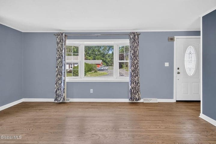 11 Old Myers Drive, Colonie, NY, photo 4