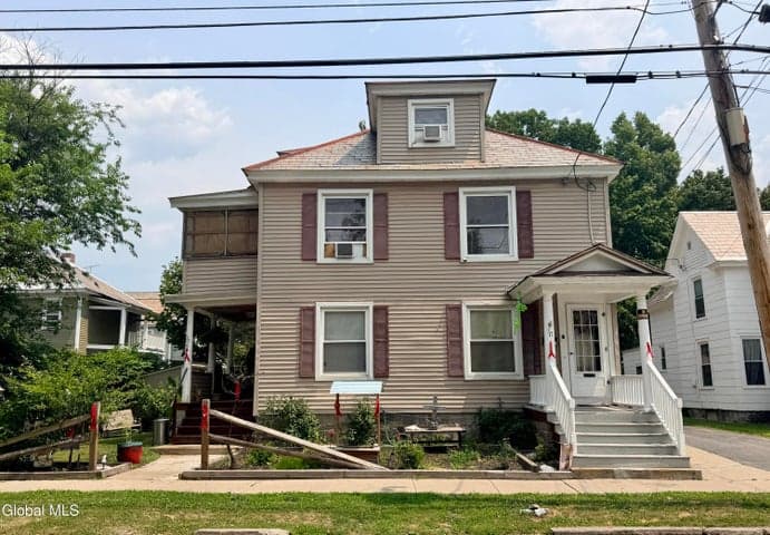 17 Garfield Street, Glens Falls, NY