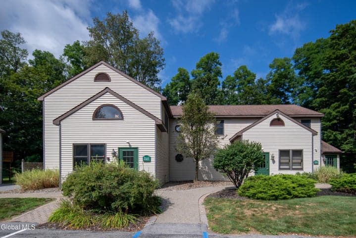 964a NY-146, Clifton Park, NY, photo 1