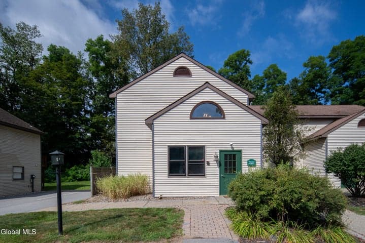 964a NY-146, Clifton Park, NY, photo 2