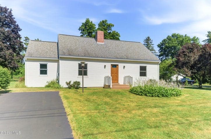 52 Willow Street, Guilderland, NY