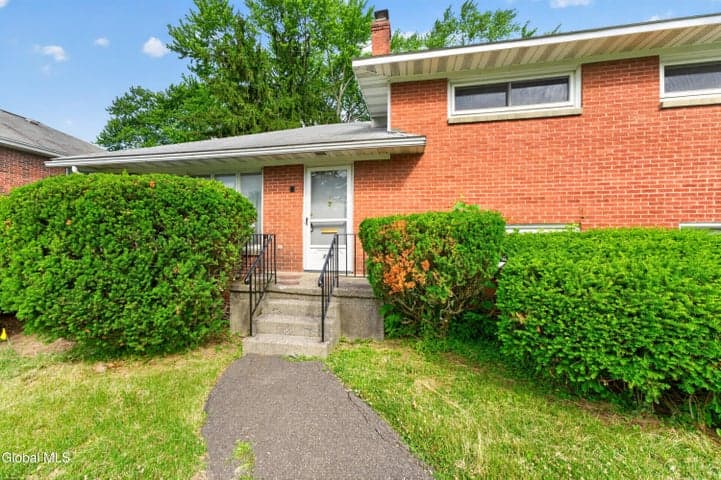 121 Ramsey Place, Albany, NY, photo 3