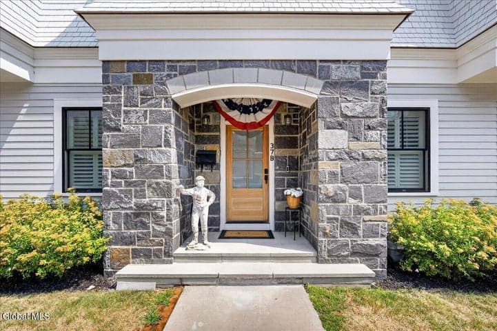 37 White Street #Unit B, Saratoga Springs, NY, photo 2