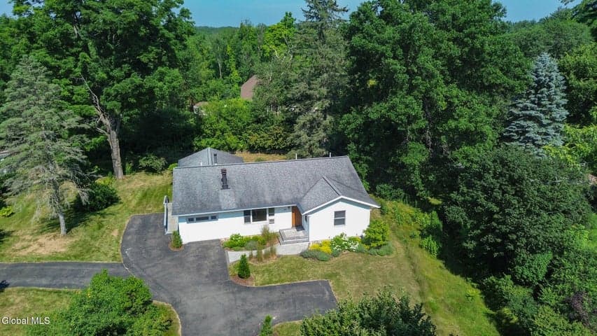 54 Willow Street, Guilderland, NY, photo 4