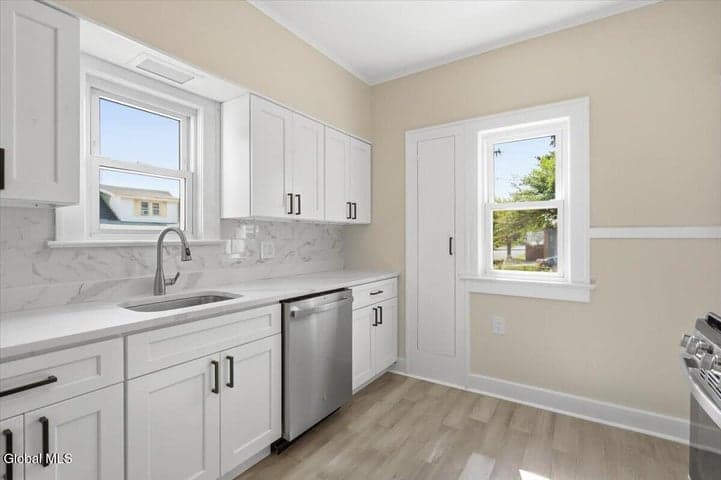 16 Roosevelt Street, Albany, NY, photo 2