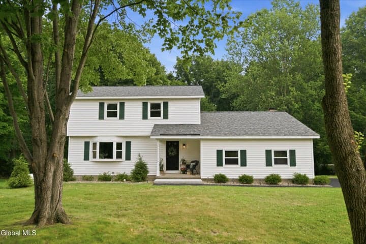 42 Gretel Terrace, Clifton Park, NY, photo 2