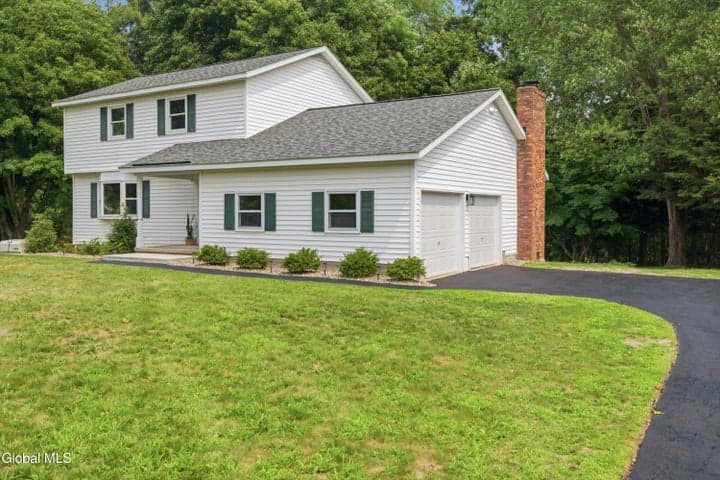 42 Gretel Terrace, Clifton Park, NY, photo 4