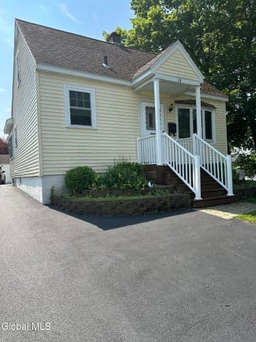 15 Oakland Avenue, Amsterdam, NY, photo 5
