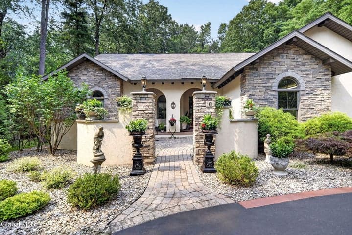 6 Jones Road, Wilton, NY, photo 2