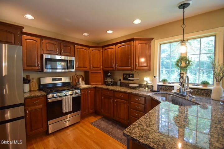 8 Mohawk Trail, Queensbury, NY, photo 3