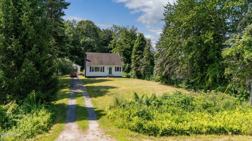 1821 W Glenville Road, Glenville, NY