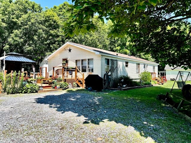 17 Clarks Mills Road, Greenwich, NY, photo 1