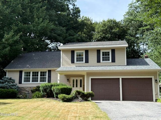 9 Joseph Lane, Wilton, NY, photo 2