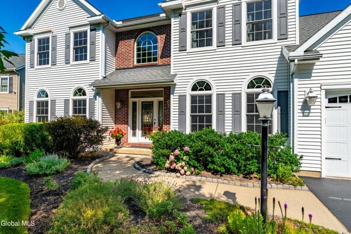 706 Penney Lane, Guilderland, NY, photo 2