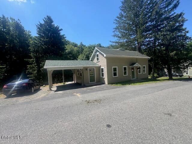55 Powder Mill Road, Valley Falls, NY