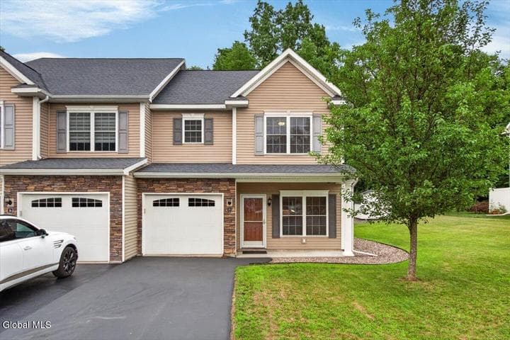 28 Reutter Drive, Bethlehem, NY, photo 1