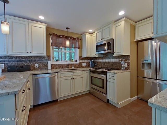 2270 Stuyvesant Drive, Niskayuna, NY, photo 3