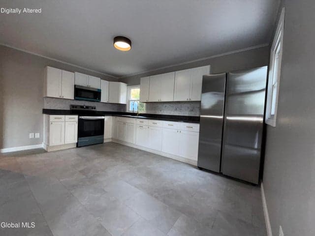 8 Oakland Drive, Johnstown, NY, photo 5