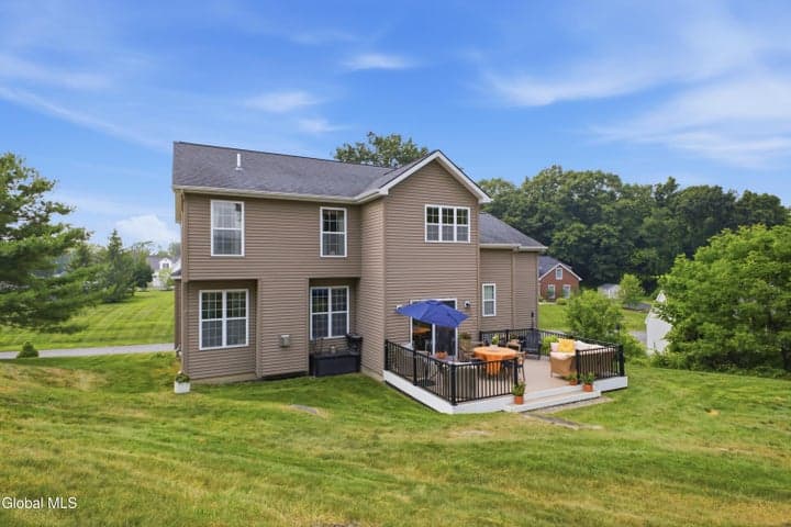 34 Lindsay Drive, Brunswick, NY, photo 4