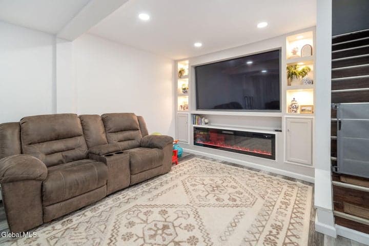 421 Hegeman Street, Schenectady, NY, photo 5