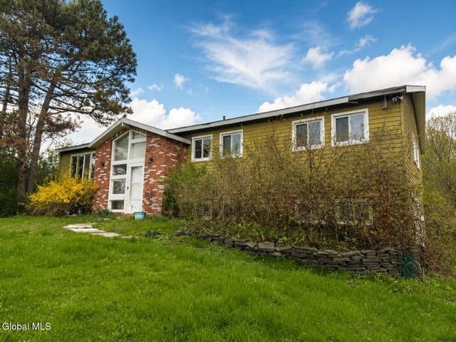 1027 Township Road, Knox, NY