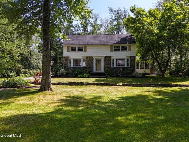 2270 Stuyvesant Drive, Niskayuna, NY