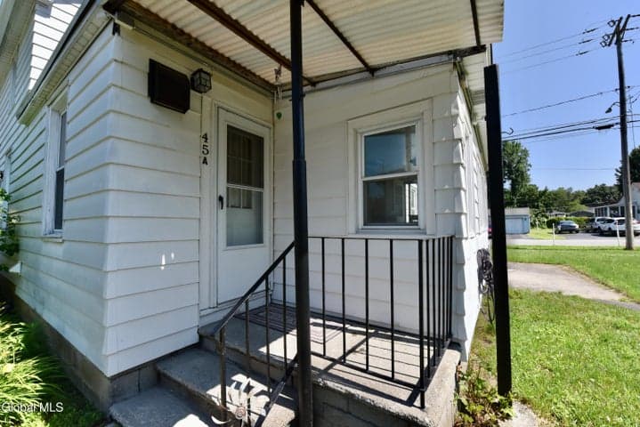 1 Loralee Drive, Colonie, NY, photo 2