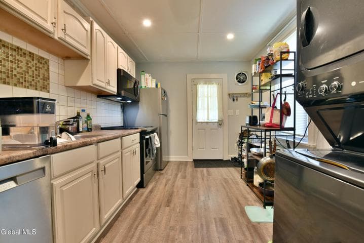 1 Loralee Drive, Colonie, NY, photo 4