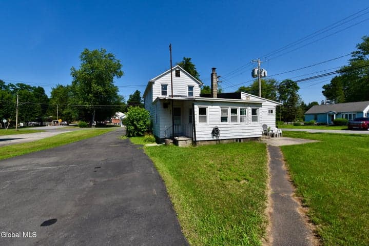 1 Loralee Drive, Colonie, NY