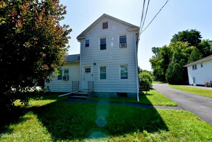1 Loralee Drive, Colonie, NY, photo 2