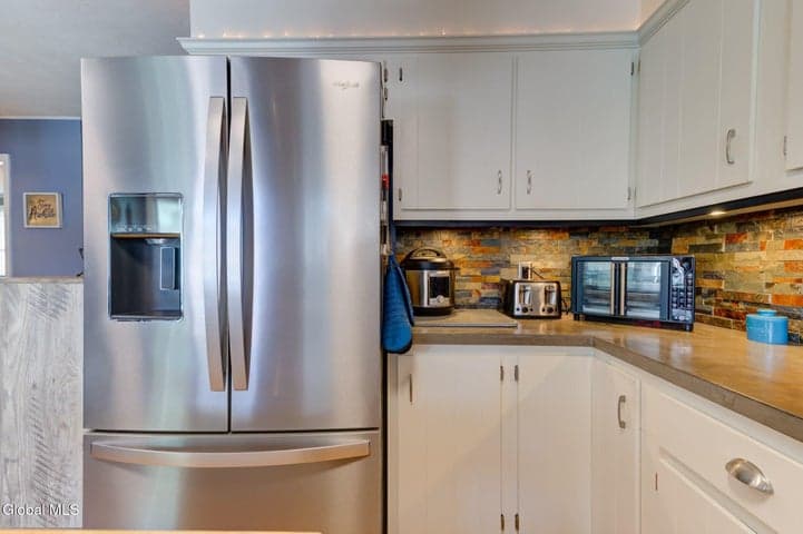 124 6th Avenue, Gloversville, NY, photo 5