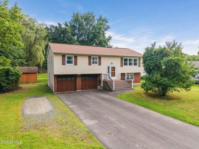1358 Maple Hill Road, Schodack, NY