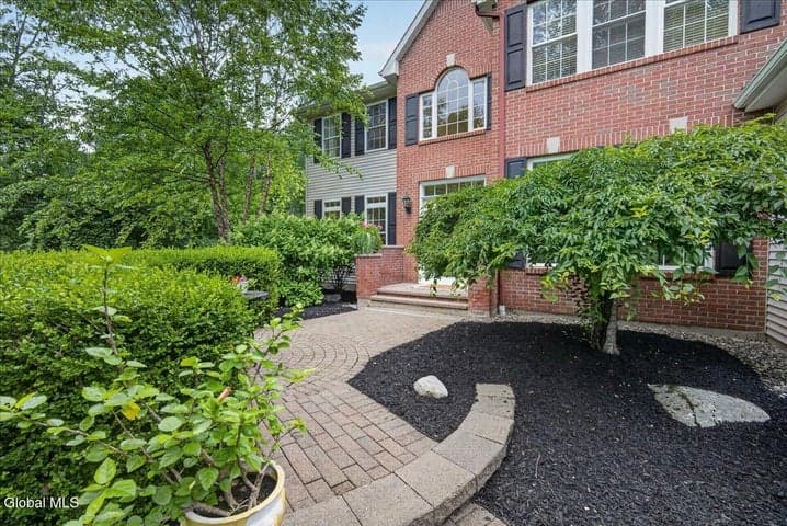7 Hunter Hill Road, Clifton Park, NY, photo 2
