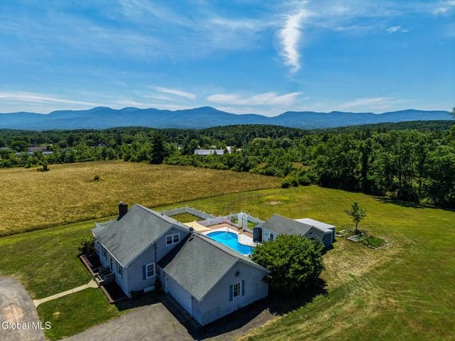 121 North Road, Greenville, NY