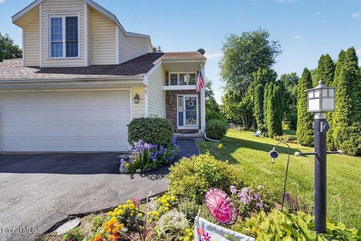 2 Captains Boulevard, Waterford, NY, photo 1