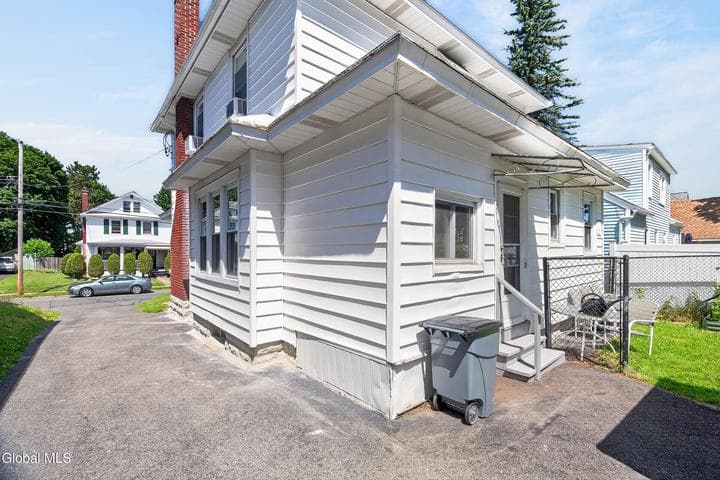 1068 Lexington Avenue, Schenectady, NY, photo 5