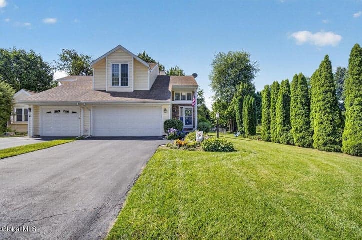 2 Captains Boulevard, Waterford, NY, photo 2