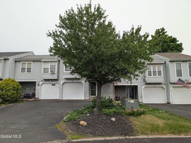 9 Chadwyck Square, Cohoes, NY