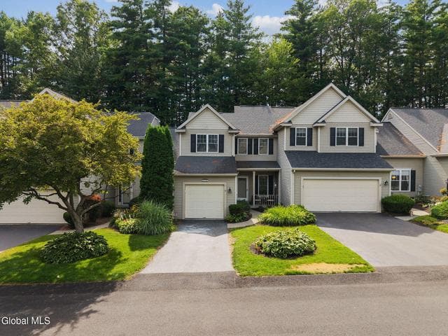 16 Killarney Court, Wilton, NY