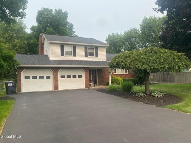 10 Schlensker Drive, Glenville, NY