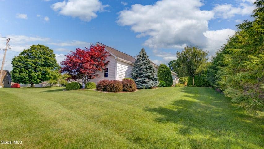17 Woodrow Road, Amsterdam, NY, photo 2