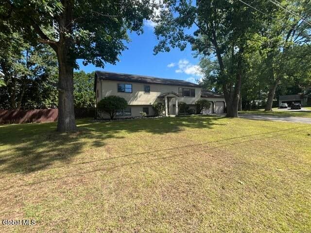 12 Worden Drive, Saratoga Springs, NY