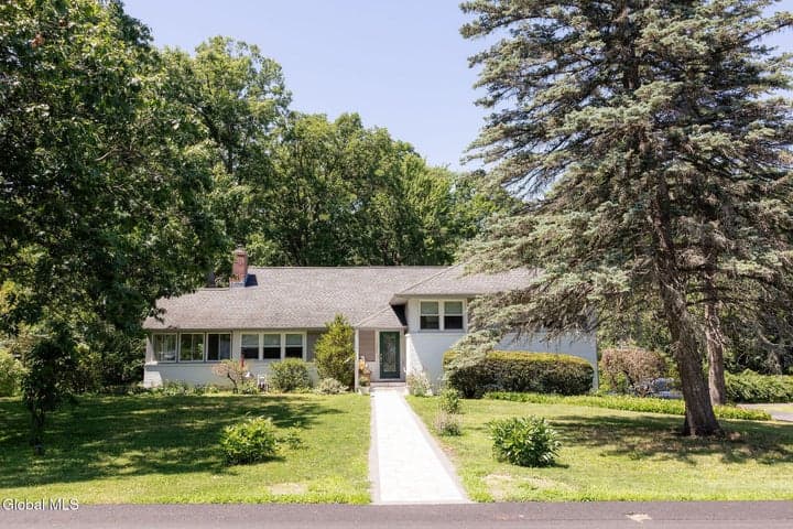 1241 Ruffner Road, Niskayuna, NY, photo 2