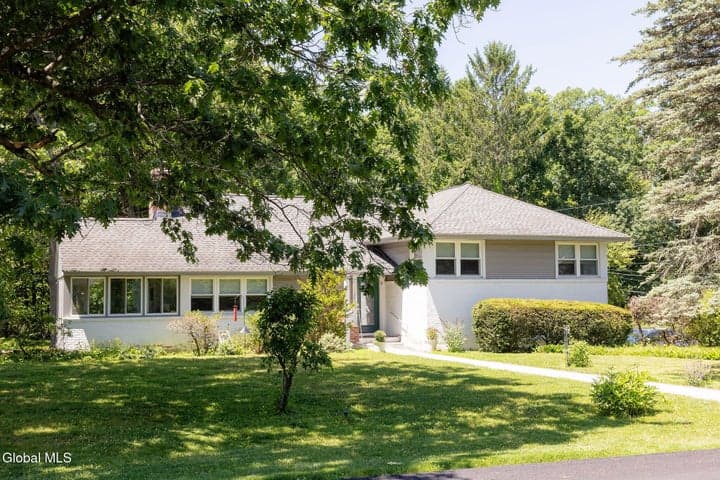 1241 Ruffner Road, Niskayuna, NY, photo 3