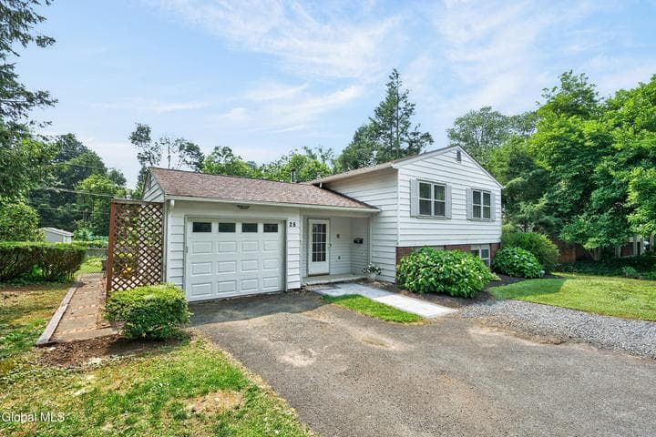 28 Tamarack Lane, East Greenbush, NY, photo 4