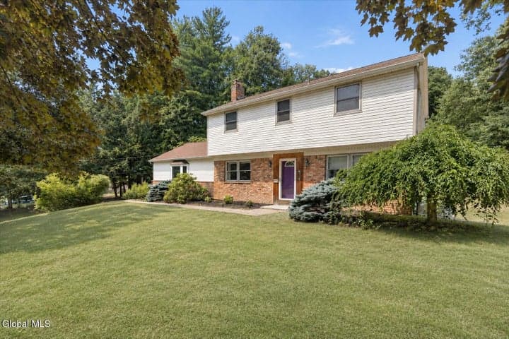 5 Thunderbird Drive, Clifton Park, NY, photo 2
