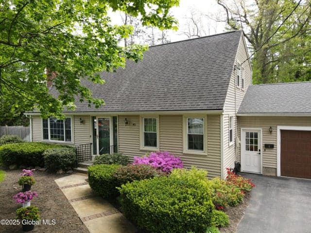 5 Moon Drive, Saratoga Springs, NY, photo 1