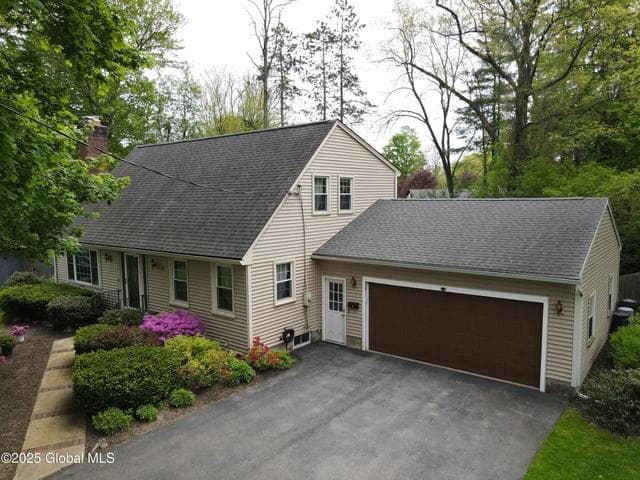 5 Moon Drive, Saratoga Springs, NY, photo 2