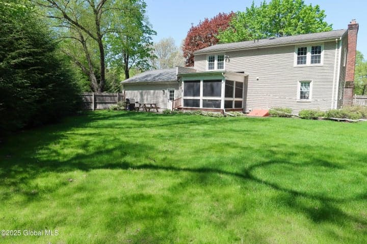 5 Moon Drive, Saratoga Springs, NY, photo 3